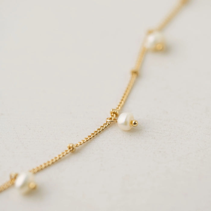 Lover's Tempo - Dot Pearl Necklace
