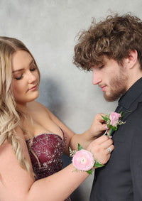 Honour Hues Boutonniere