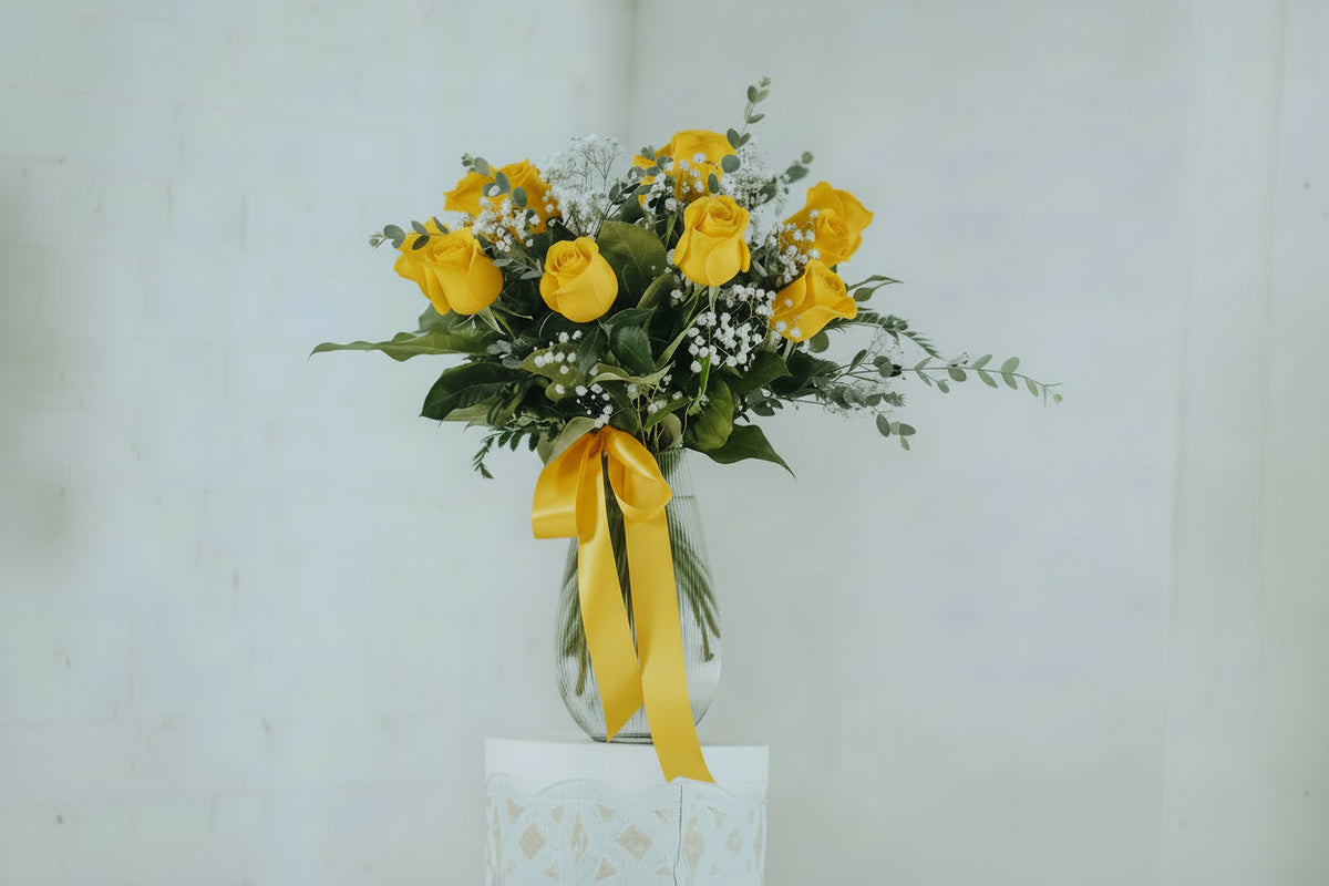1 Dozen Roses in a Vase w/ Baby's Breath