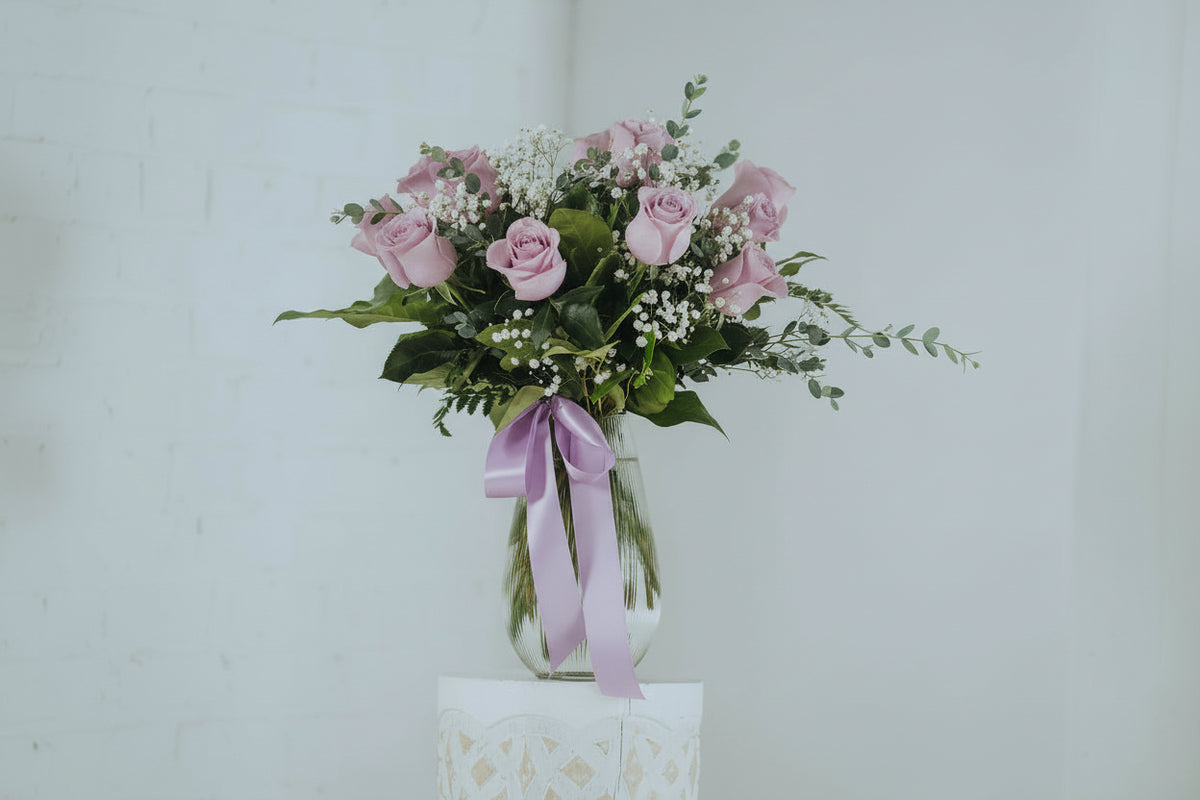 1 Dozen Roses in a Vase w/ Baby's Breath