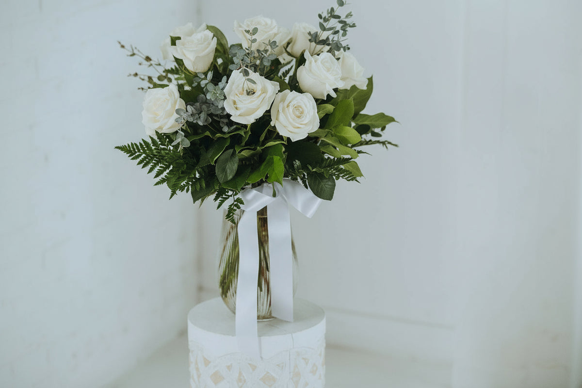 1 Dozen Roses in a Vase