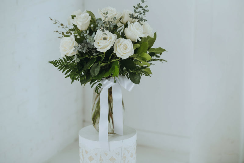 1 Dozen Roses in a Vase