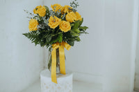 1 Dozen Roses in a Vase